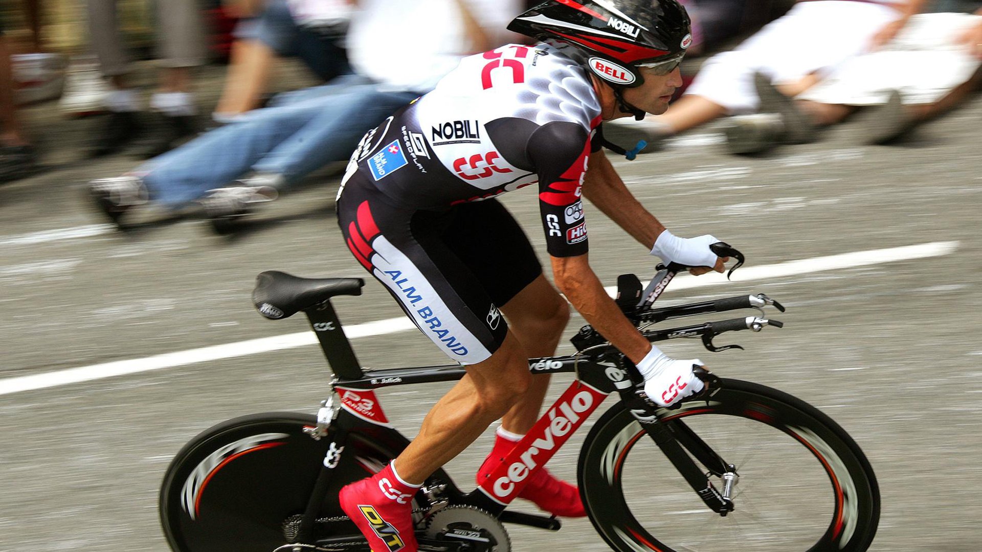 开云真人-职业联赛本土球员成长受限于政策，职业球员人数  第1张