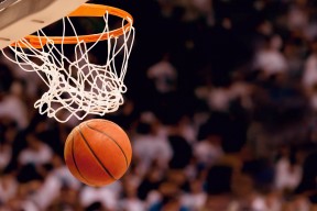 开yun体育-中超联赛国足战败 球迷呼吁加强训练，中国足协中超新政